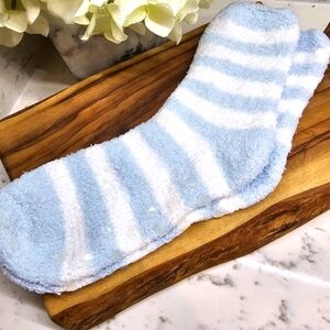 💥4 for $25💥 Avon Striped Cozy Socks